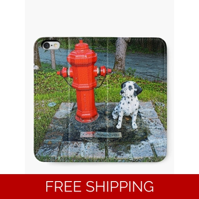 Le Studio Iphone Wallet Rush Signals Statue up at Le Studio